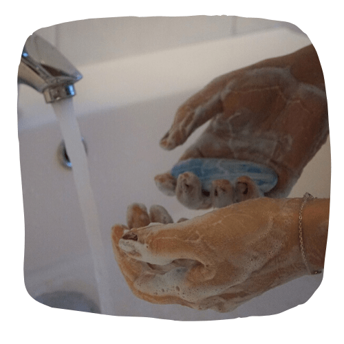lavarse las manos para prevenir el coronavirus en la oficina